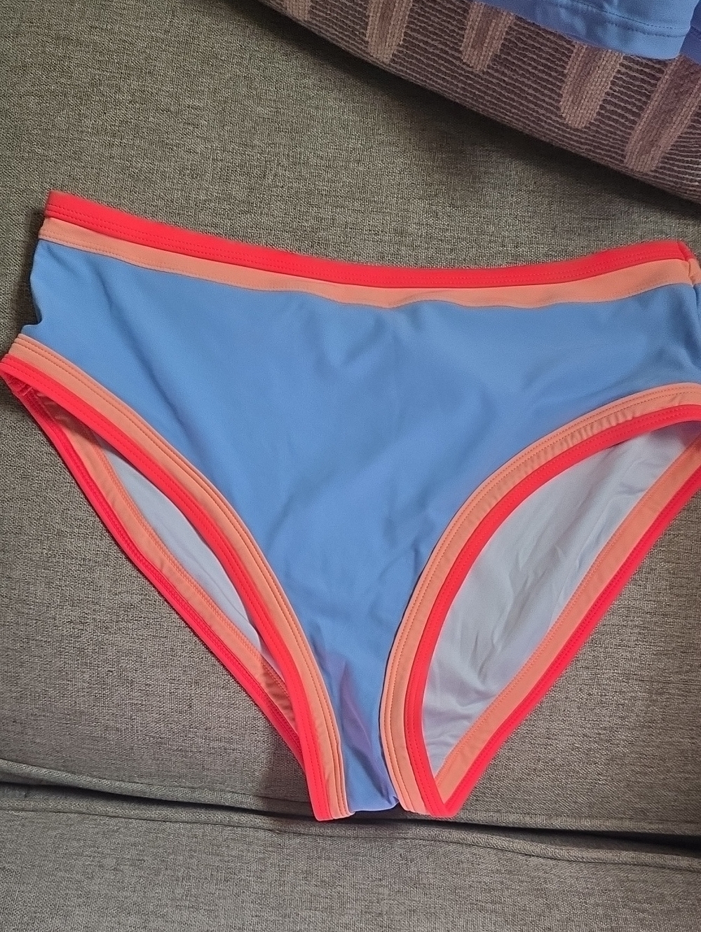 Popvil 3 piece Bathing Suit 🥰 - Picture 4 of 10